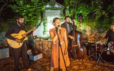 Giulia Risaliti Wedding planner Matrimonio in montagnaAmar Corda borgo Migliorini photo Jason Bach